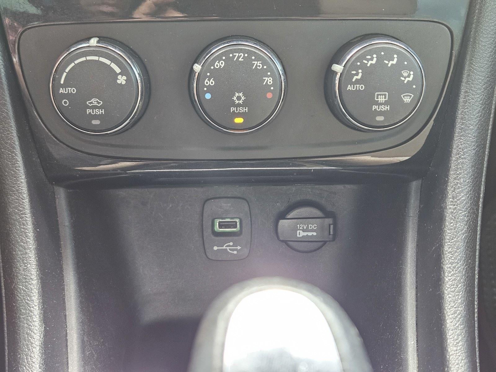 2014 Chrysler 200 Touring