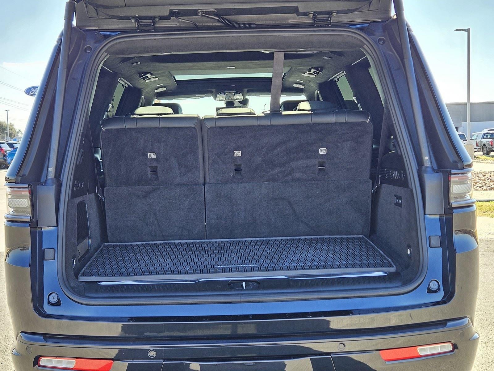 2023 Jeep Grand Wagoneer Series II Obsidian