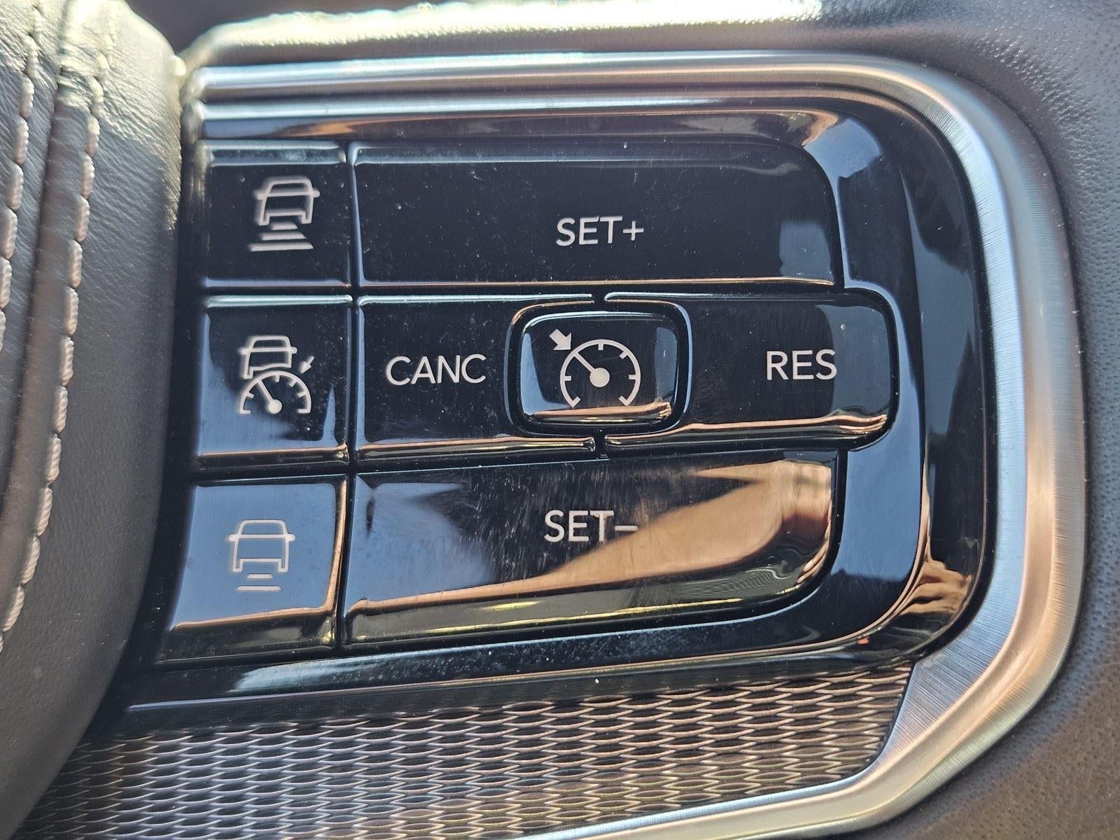 2023 Jeep Grand Wagoneer Series II Obsidian