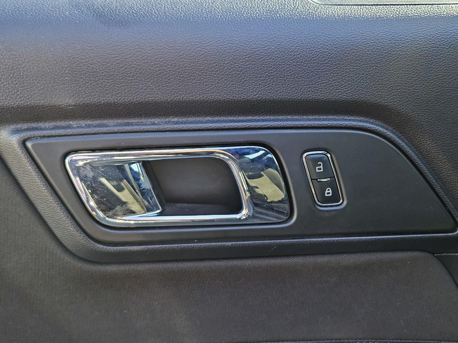 2016 Ford Mustang V6