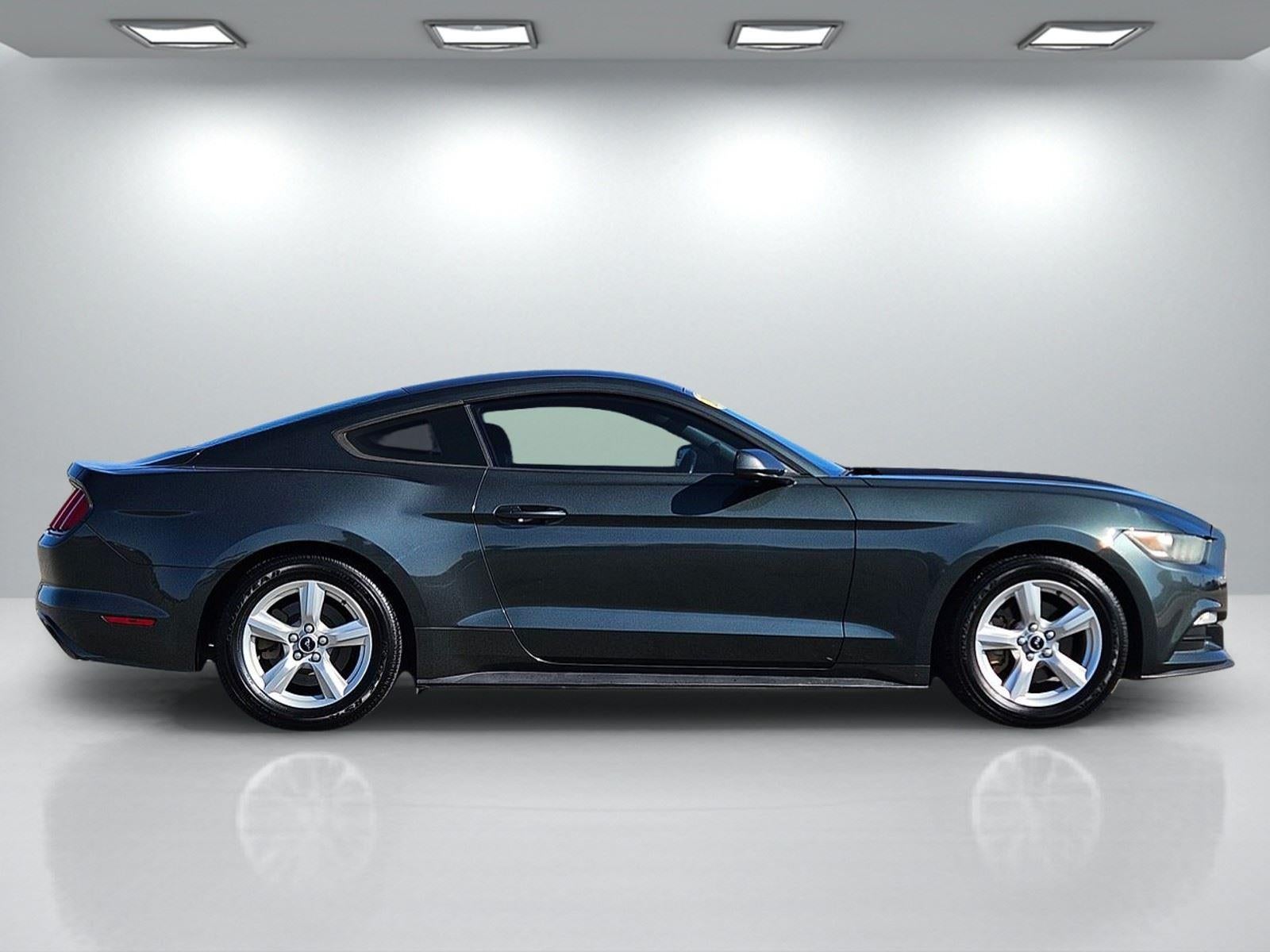 2016 Ford Mustang V6