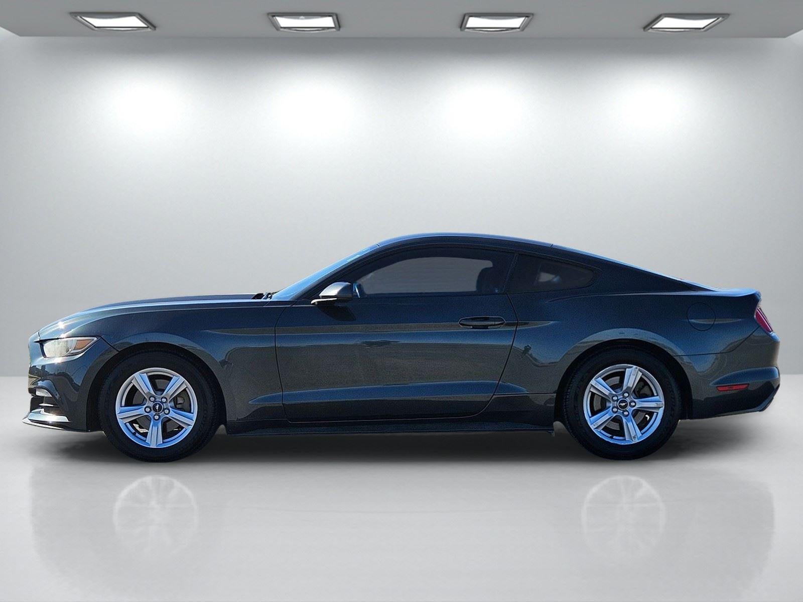 2016 Ford Mustang V6