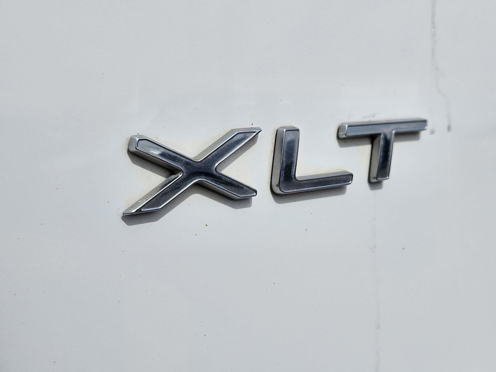 2023 Ford Transit Passenger Wagon XLT