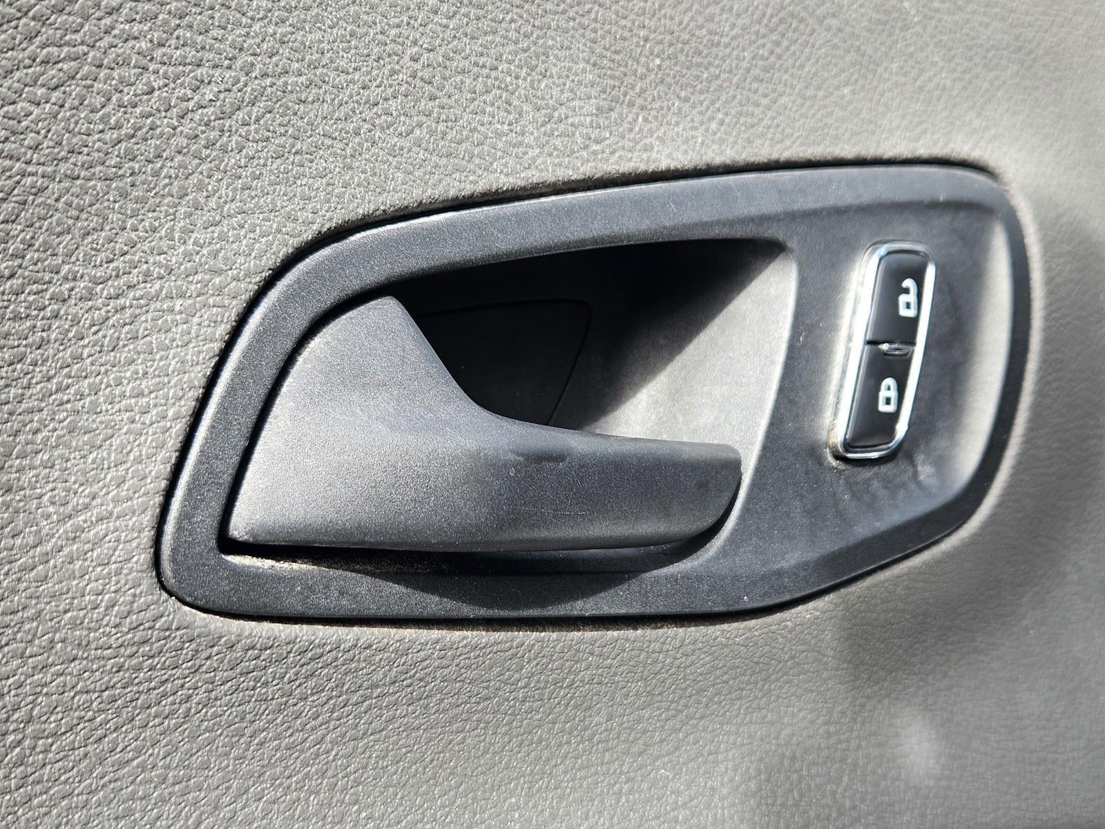 2023 Ford Transit Passenger Wagon XLT