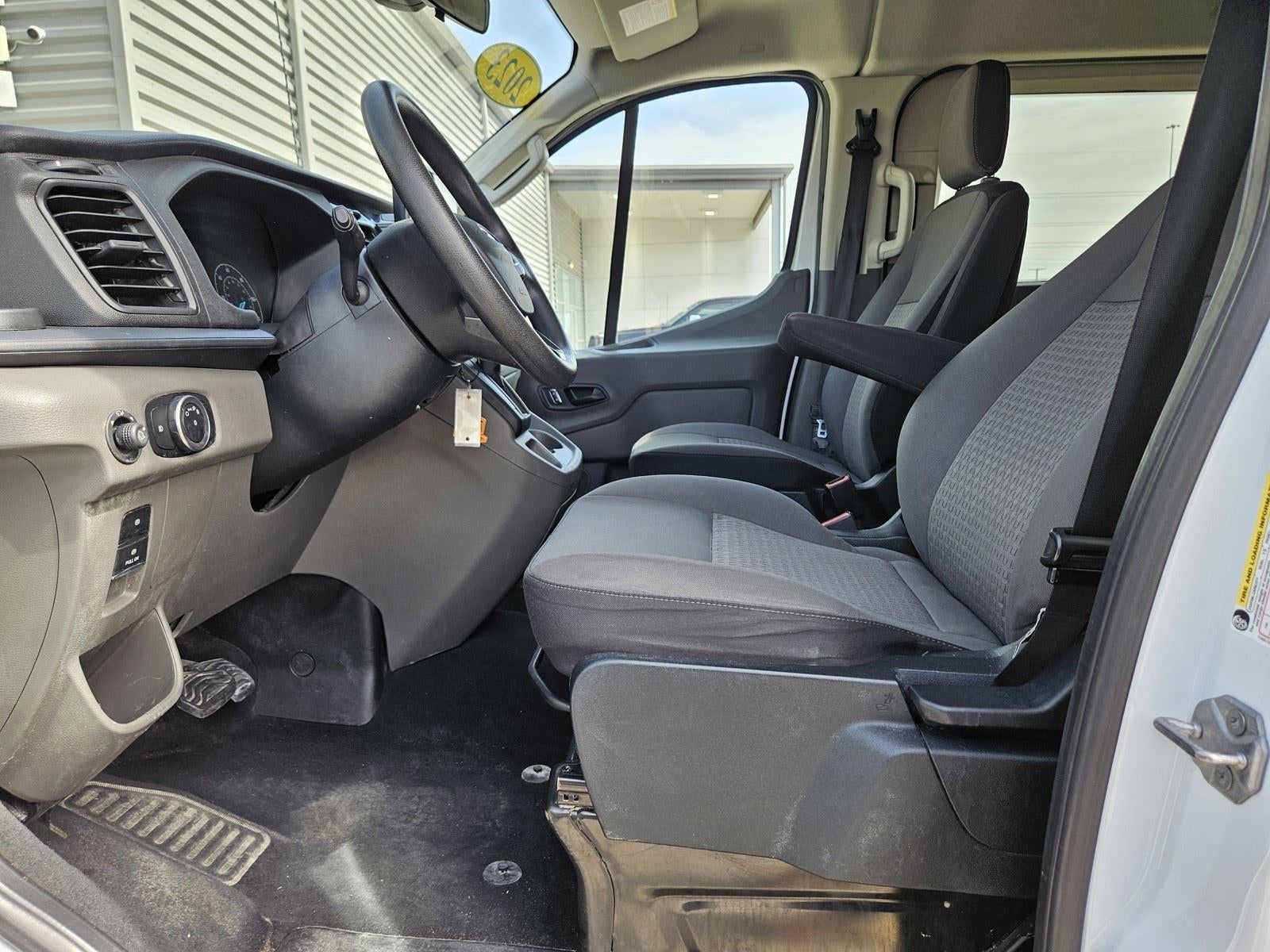 2023 Ford Transit Passenger Wagon XLT