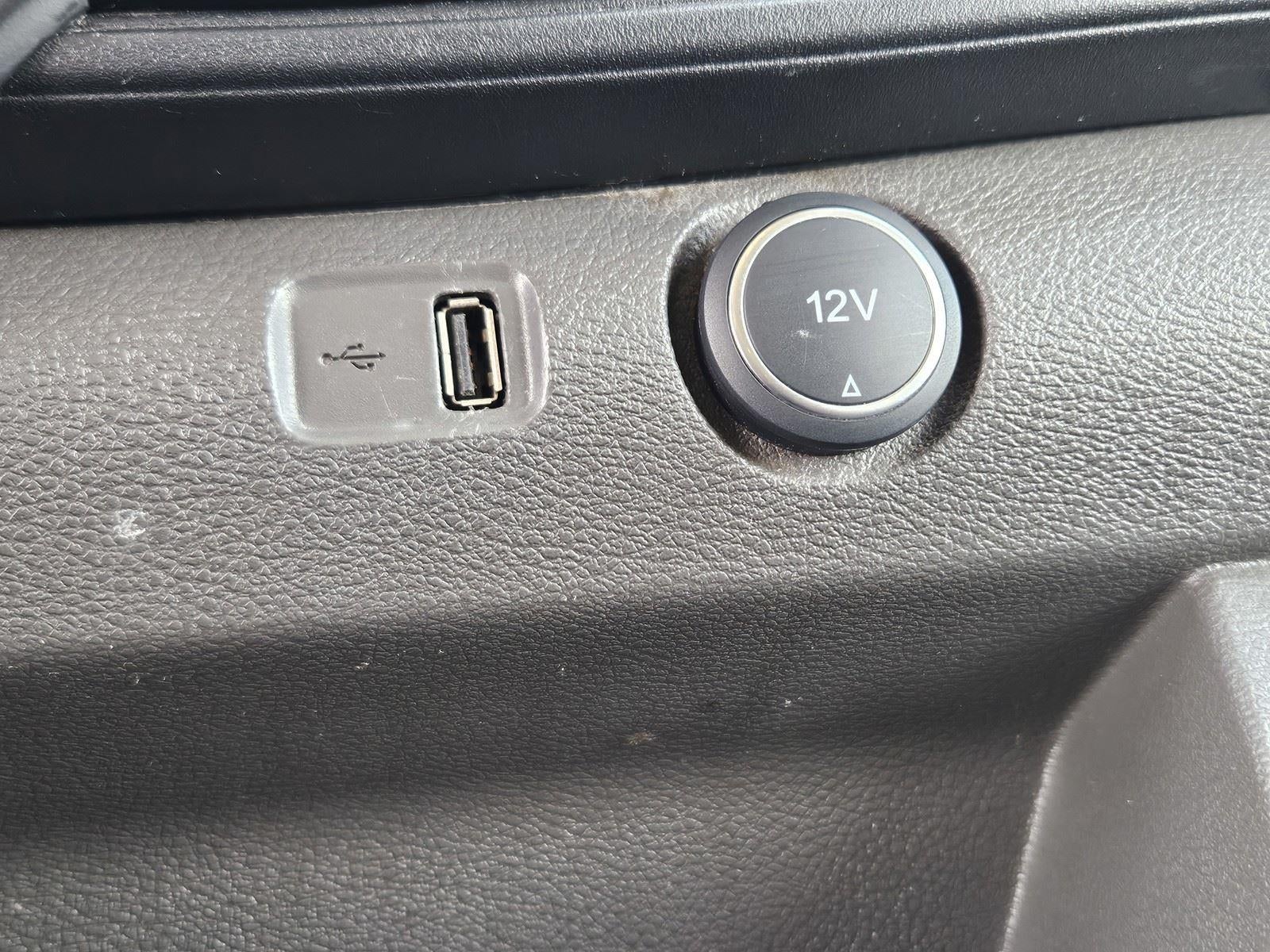 2023 Ford Transit Passenger Wagon XLT