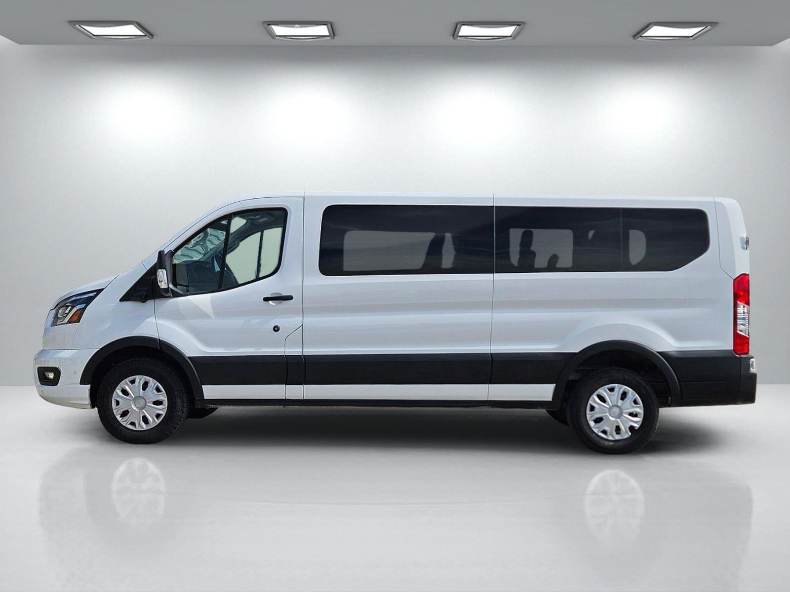 2023 Ford Transit Passenger Wagon XLT