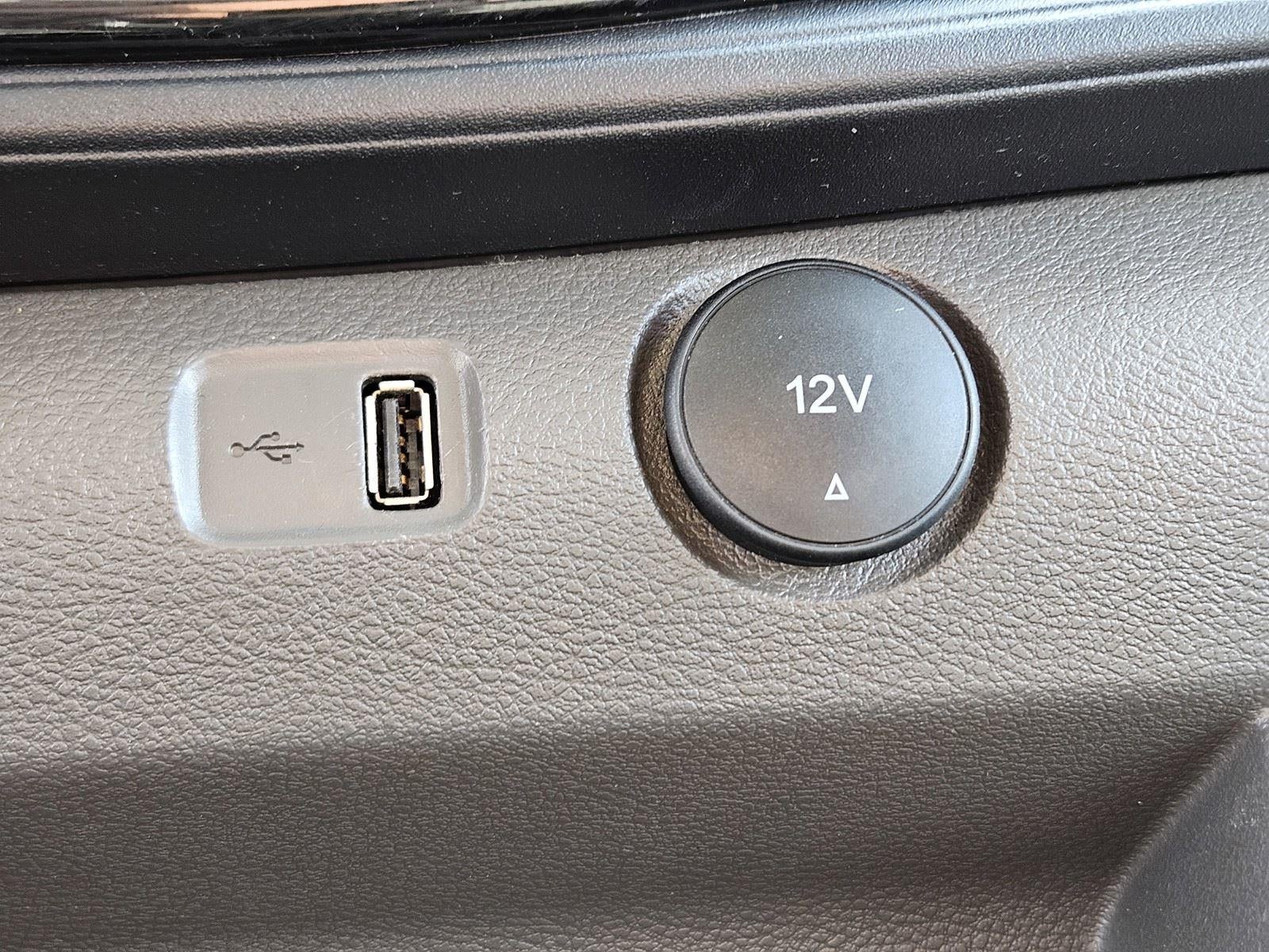 2023 Ford Transit Passenger Wagon XLT