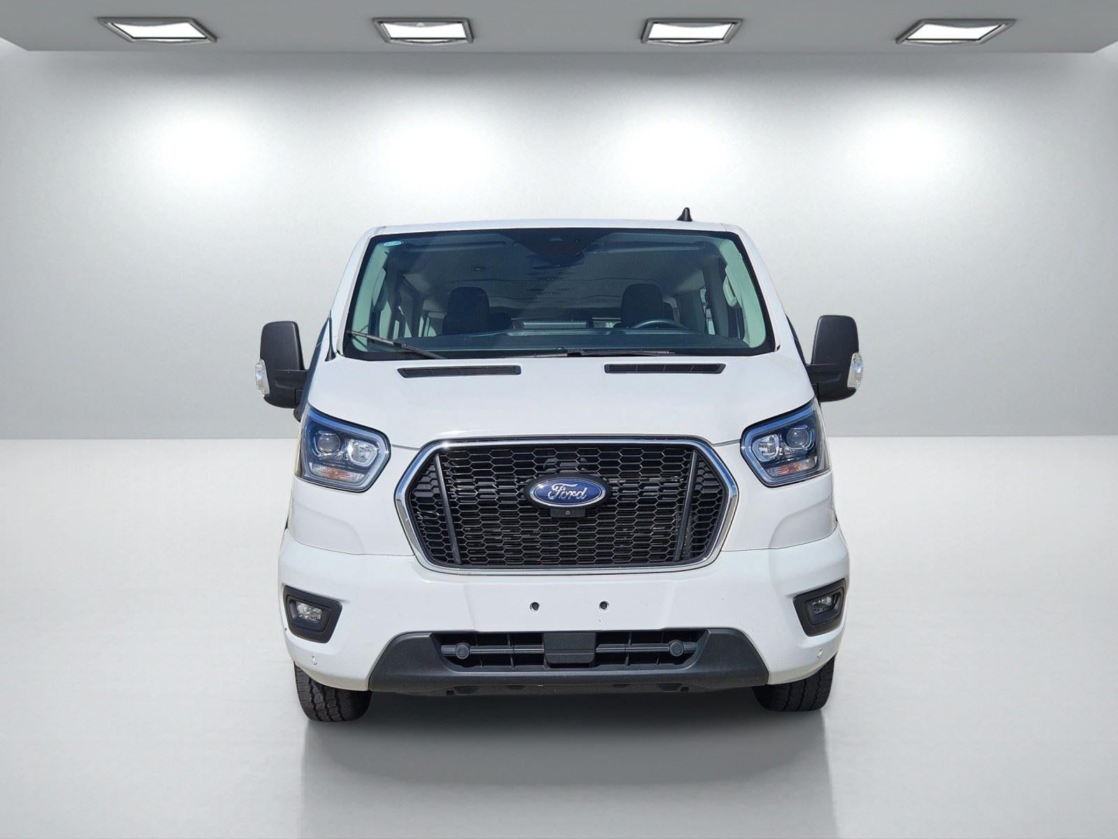 2023 Ford Transit Passenger Wagon XLT