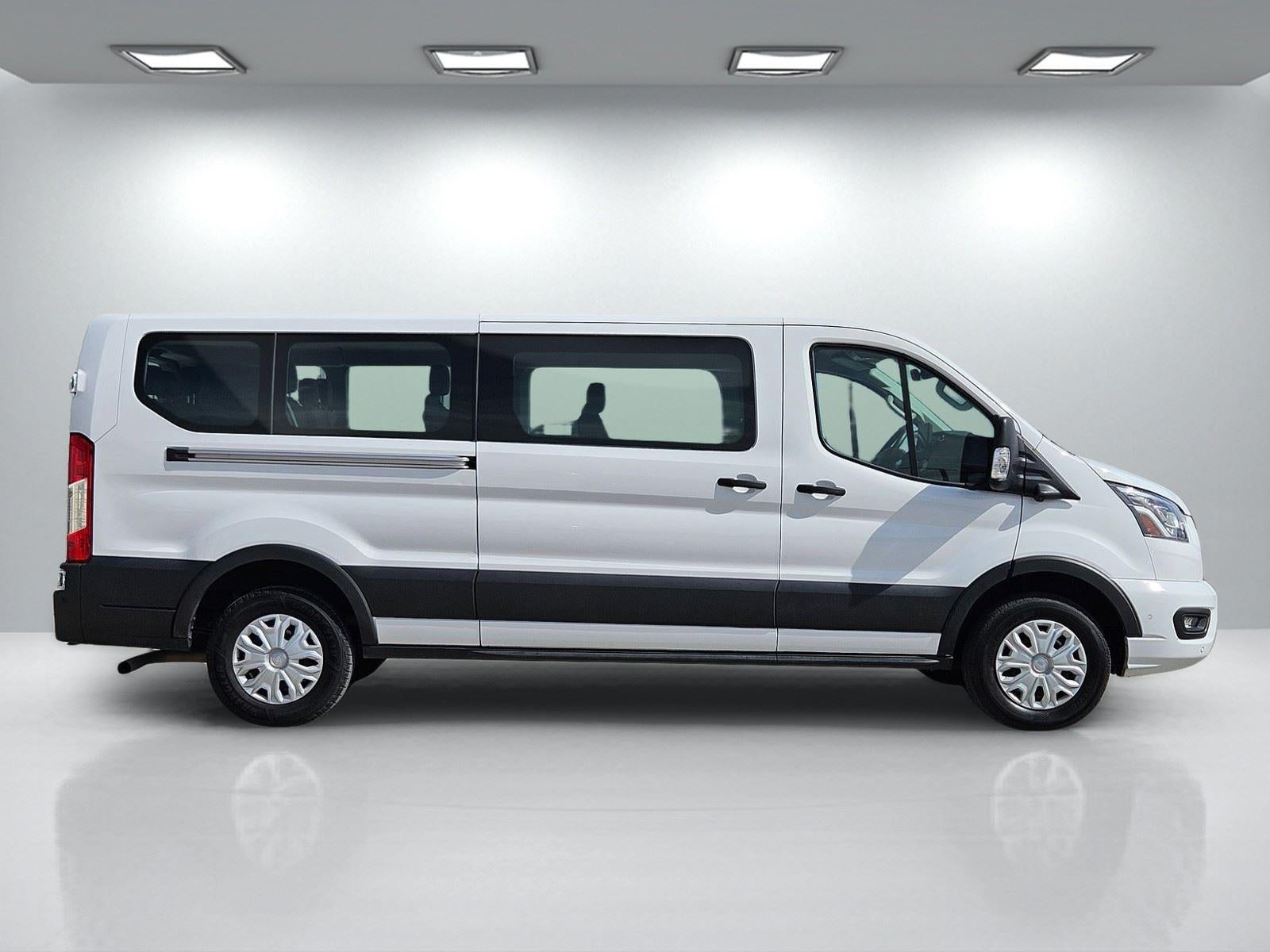 2023 Ford Transit Passenger Wagon XLT