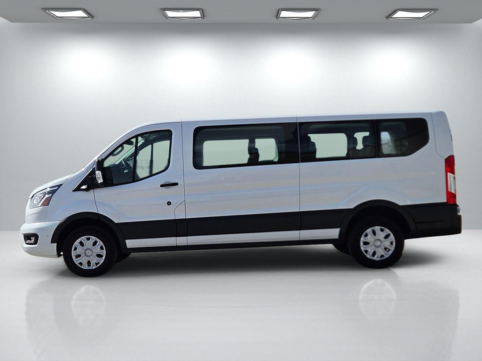 2023 Ford Transit Passenger Wagon XLT