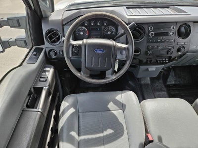 2015 Ford Super Duty F-550 DRW 2WD Crew Cab 176 WB 60 CA XL