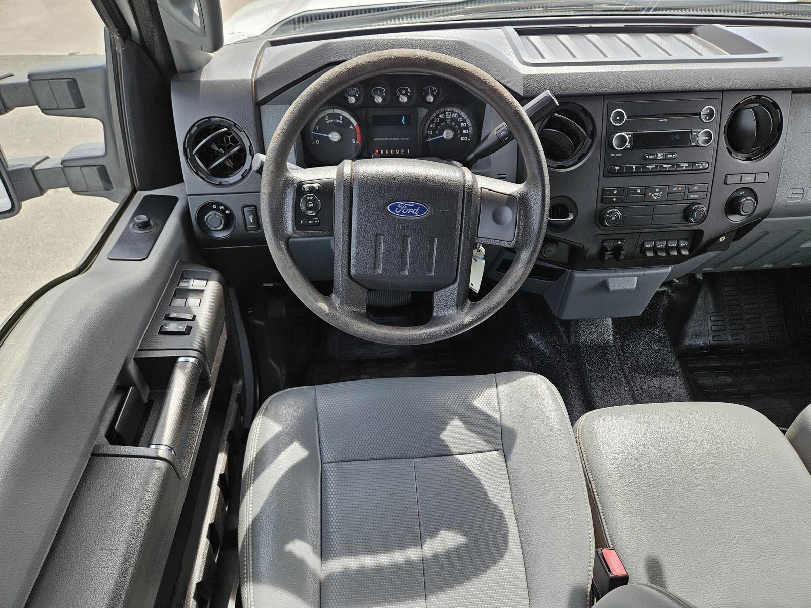 2015 Ford Super Duty F-550 DRW 2WD Crew Cab 176 WB 60 CA XL