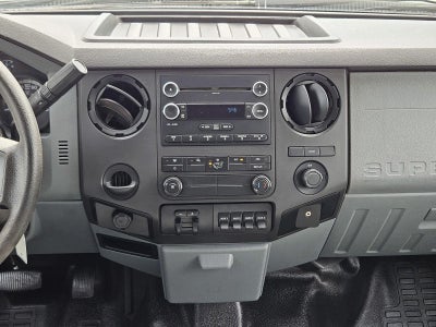 2015 Ford Super Duty F-550 DRW 2WD Crew Cab 176 WB 60 CA XL