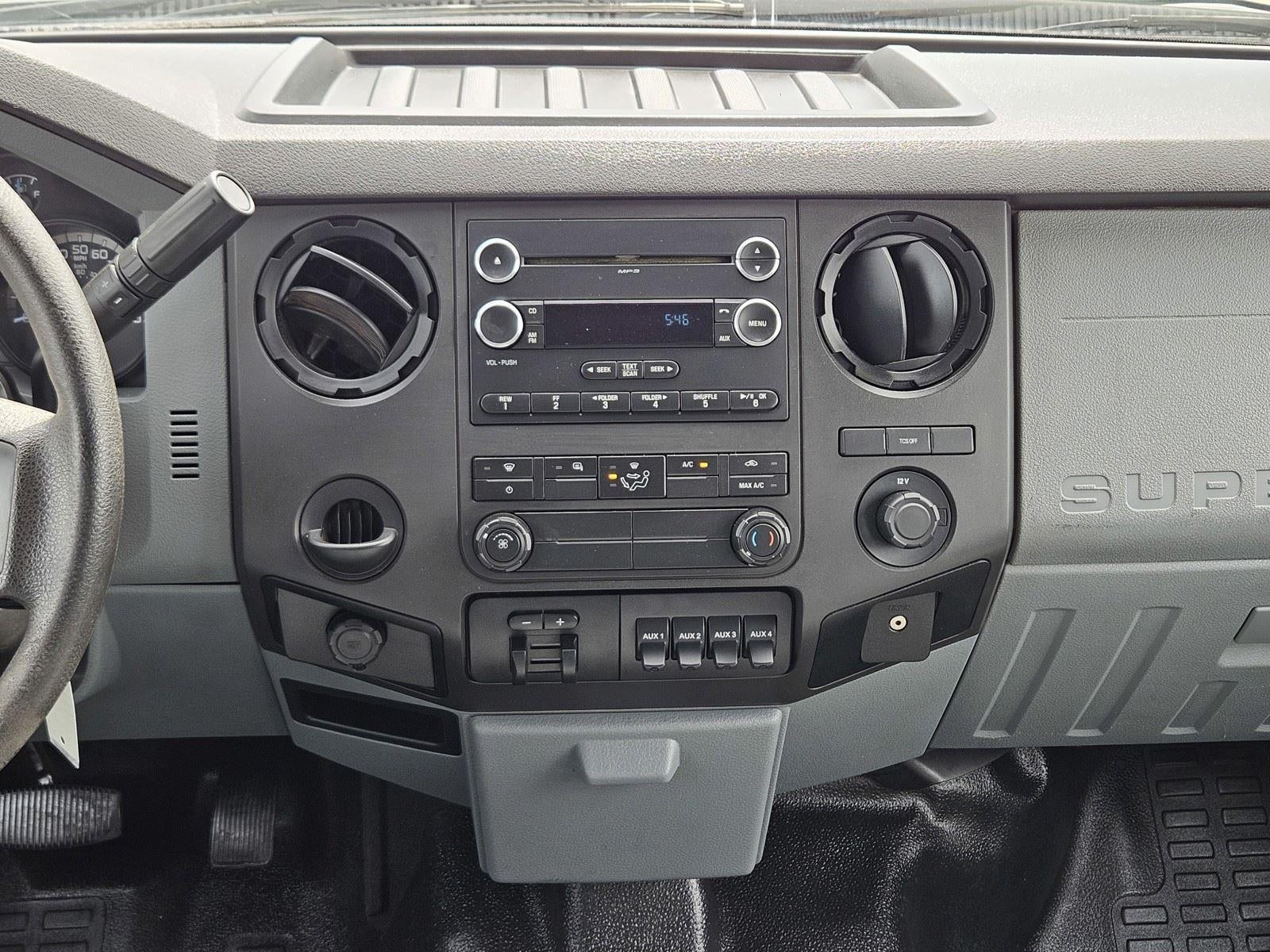 2015 Ford Super Duty F-550 DRW 2WD Crew Cab 176 WB 60 CA XL