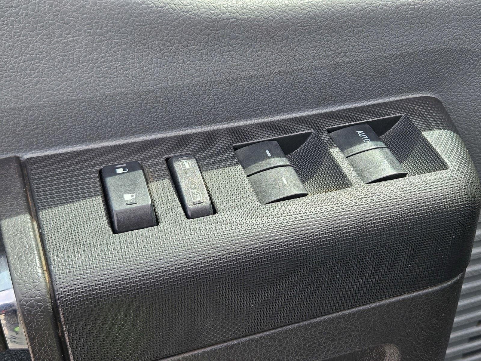 2015 Ford Super Duty F-550 DRW 2WD Crew Cab 176 WB 60 CA XL