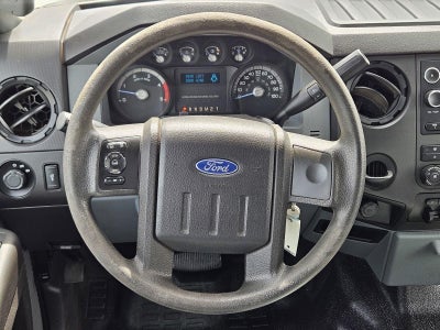 2015 Ford Super Duty F-550 DRW 2WD Crew Cab 176 WB 60 CA XL