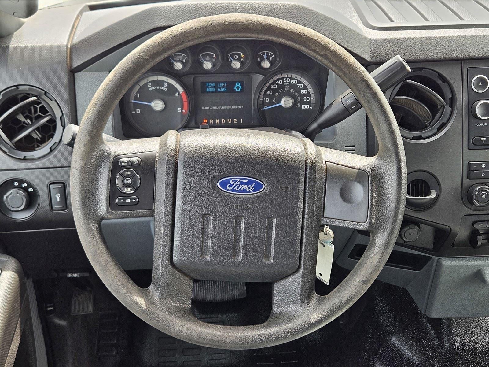 2015 Ford Super Duty F-550 DRW 2WD Crew Cab 176 WB 60 CA XL