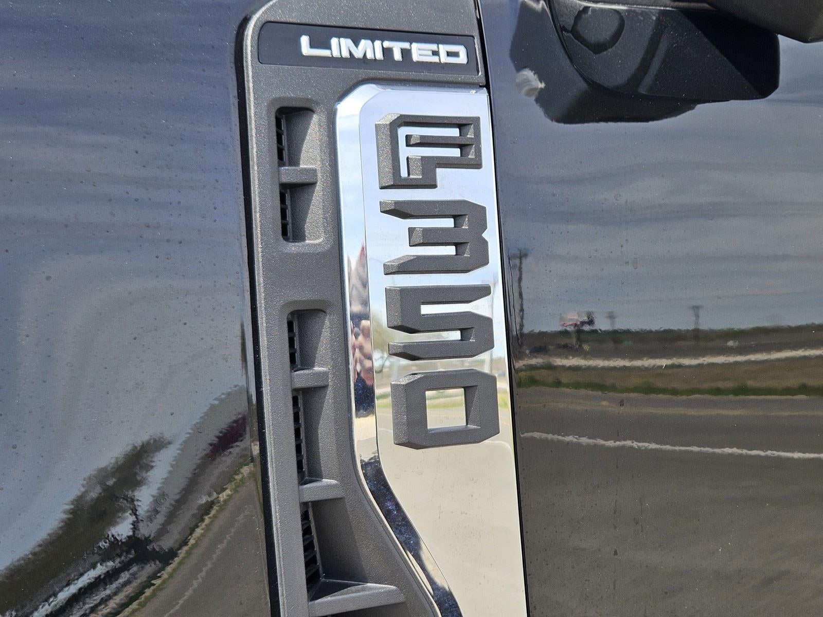 2024 Ford Super Duty F-350 SRW Limited