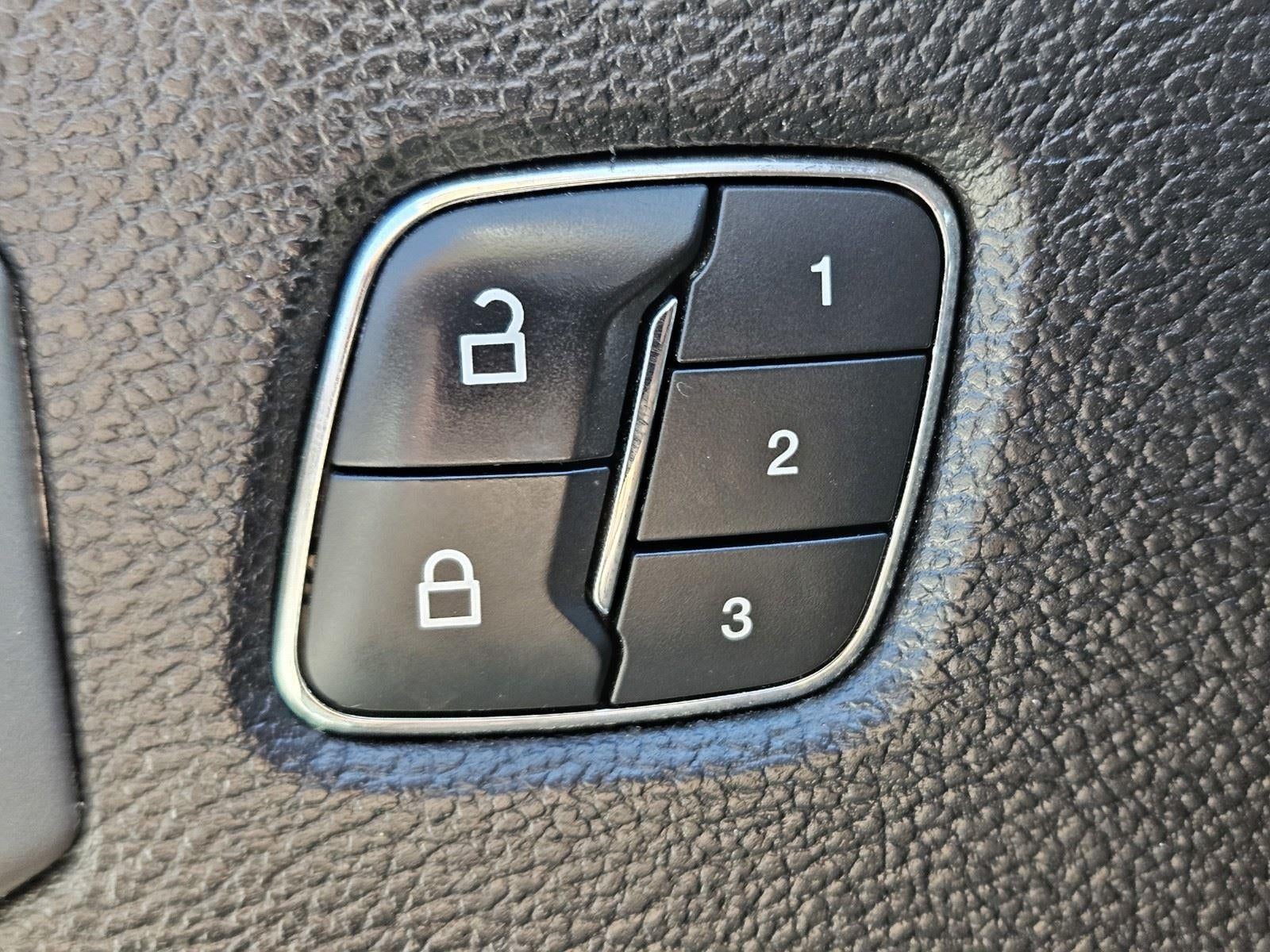 2019 Ford Super Duty F-350 DRW LARIAT