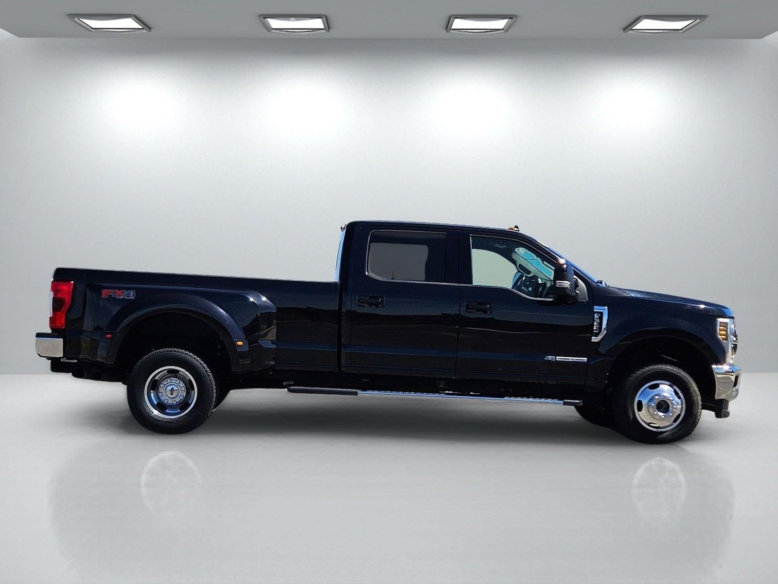 2019 Ford Super Duty F-350 DRW LARIAT
