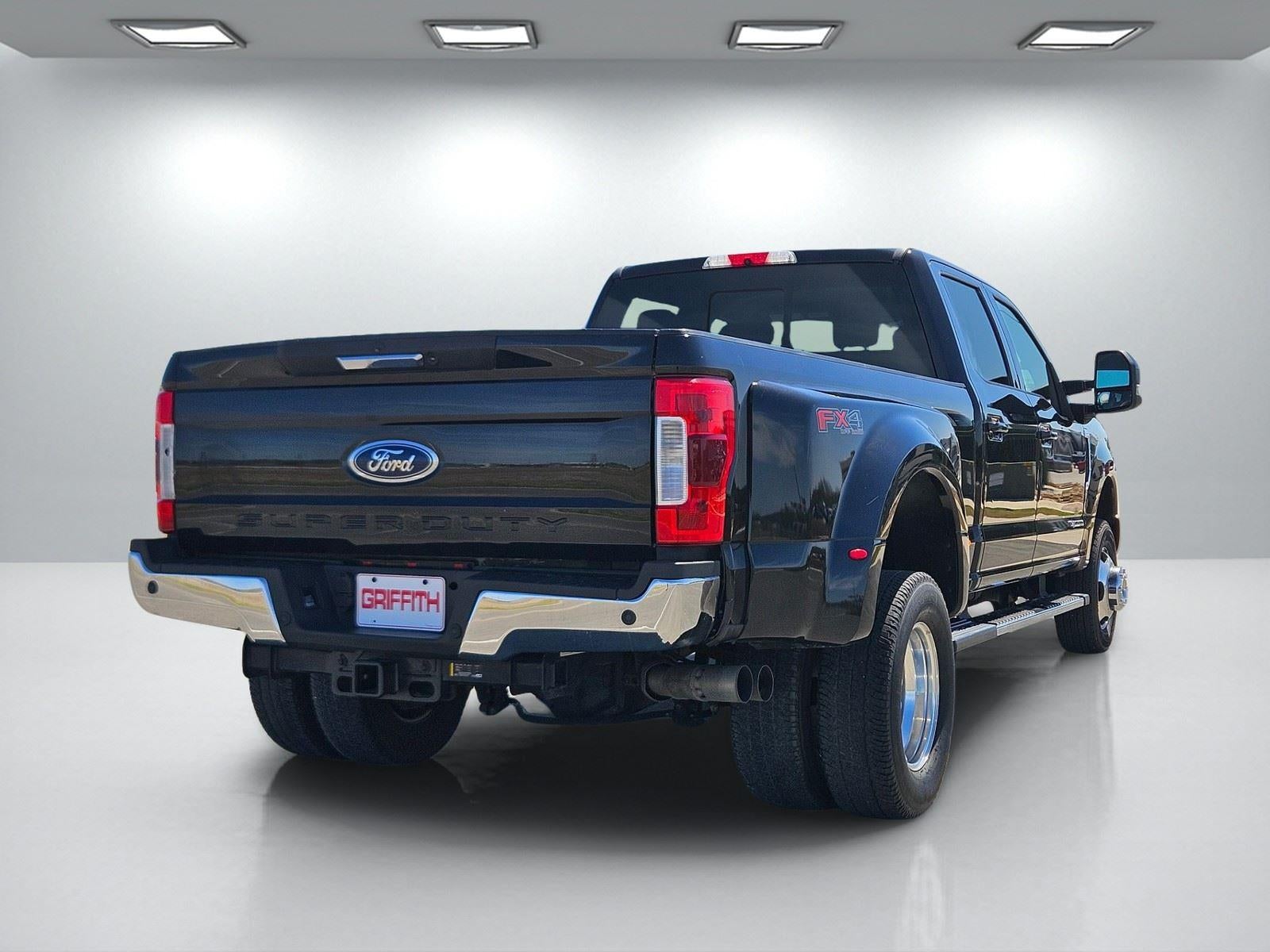 2019 Ford Super Duty F-350 DRW LARIAT