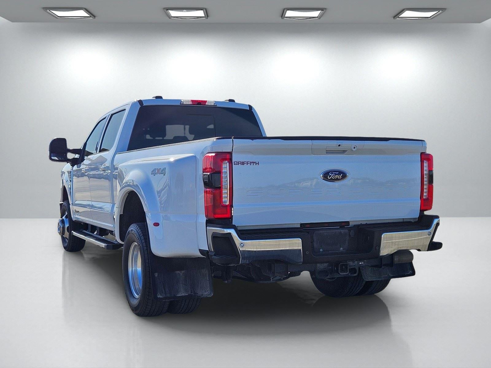2024 Ford Super Duty F-350 DRW LARIAT