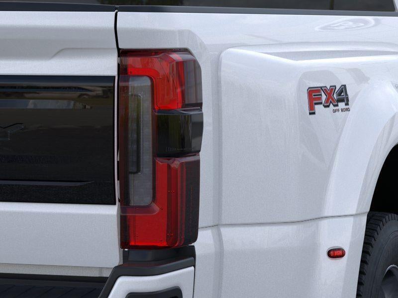 2026 Ford Super Duty F-450 DRW XL 4WD Crew Cab 8' Box