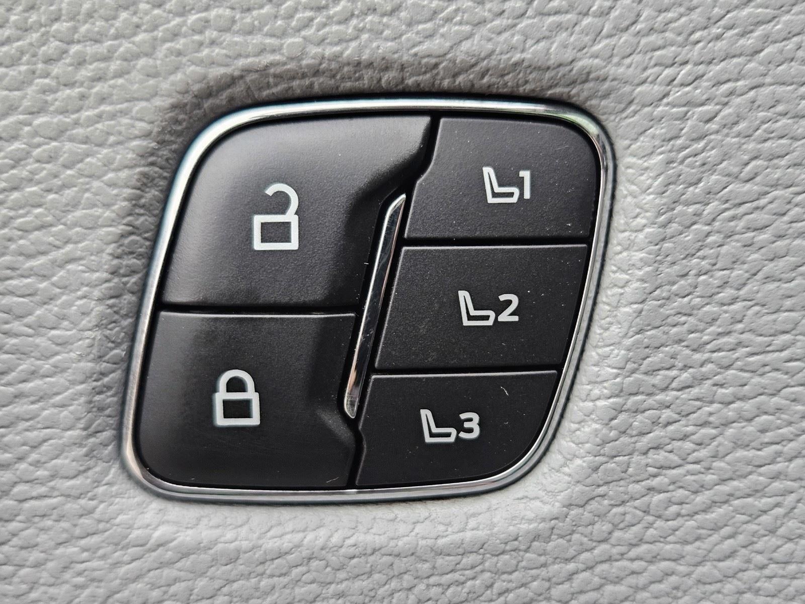 2022 Ford Super Duty F-450 DRW Limited