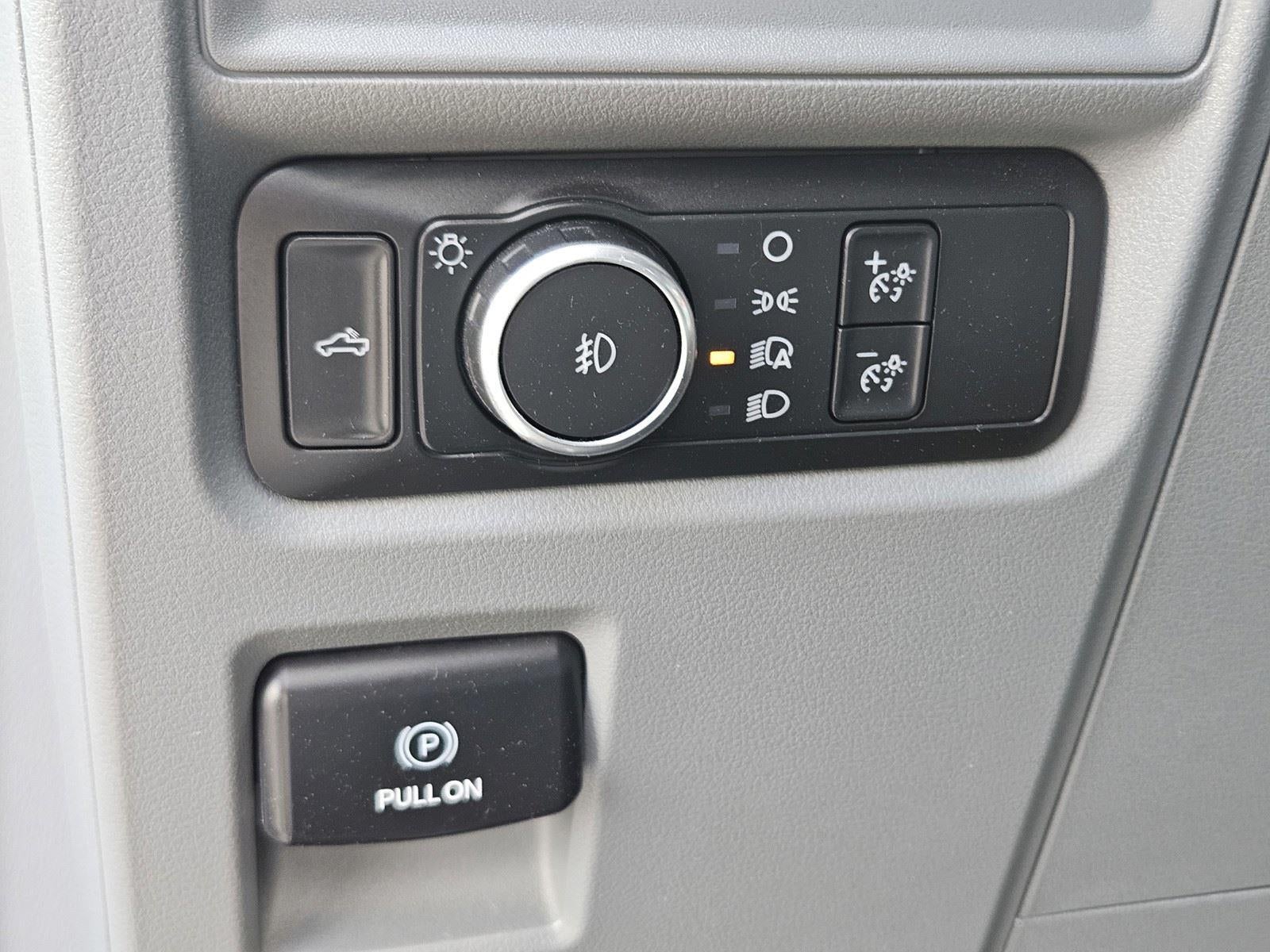 2022 Ford F-150 XL 4WD SuperCrew 5.5' Box