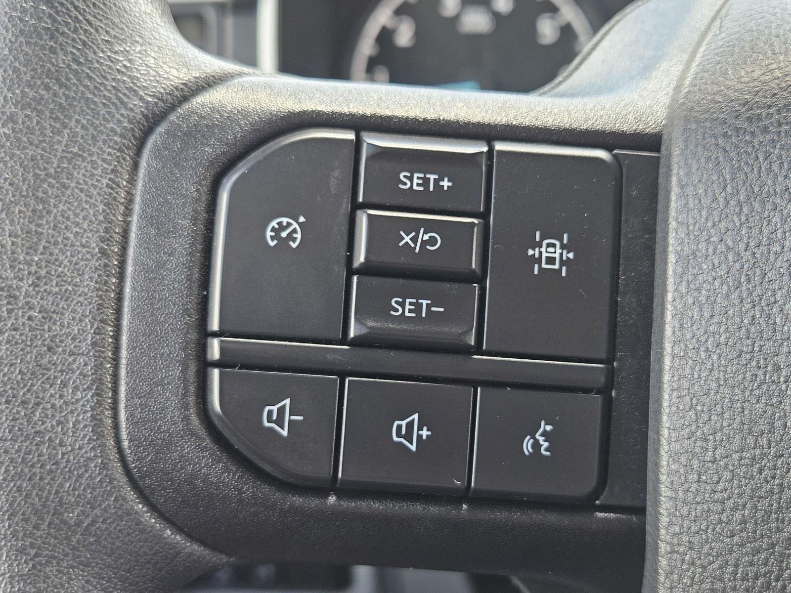 2022 Ford F-150 XL 4WD SuperCrew 5.5' Box