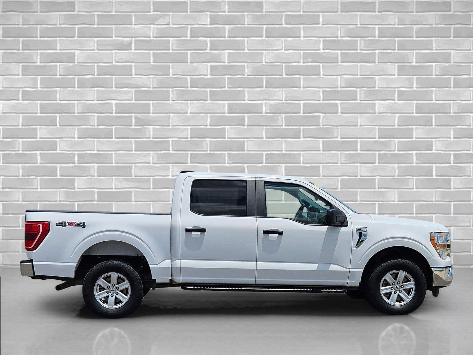 2022 Ford F-150 XL 4WD SuperCrew 5.5' Box