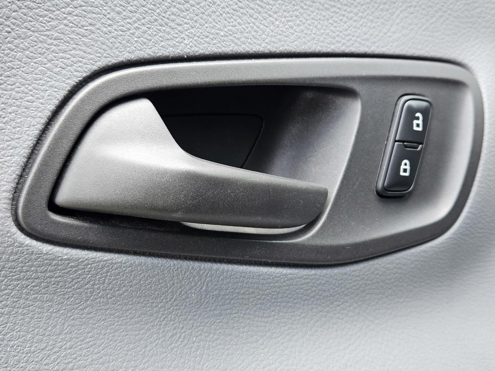 2019 Ford Transit Van T-250 148 Low Rf 9000 GVWR Swing-Out RH Dr