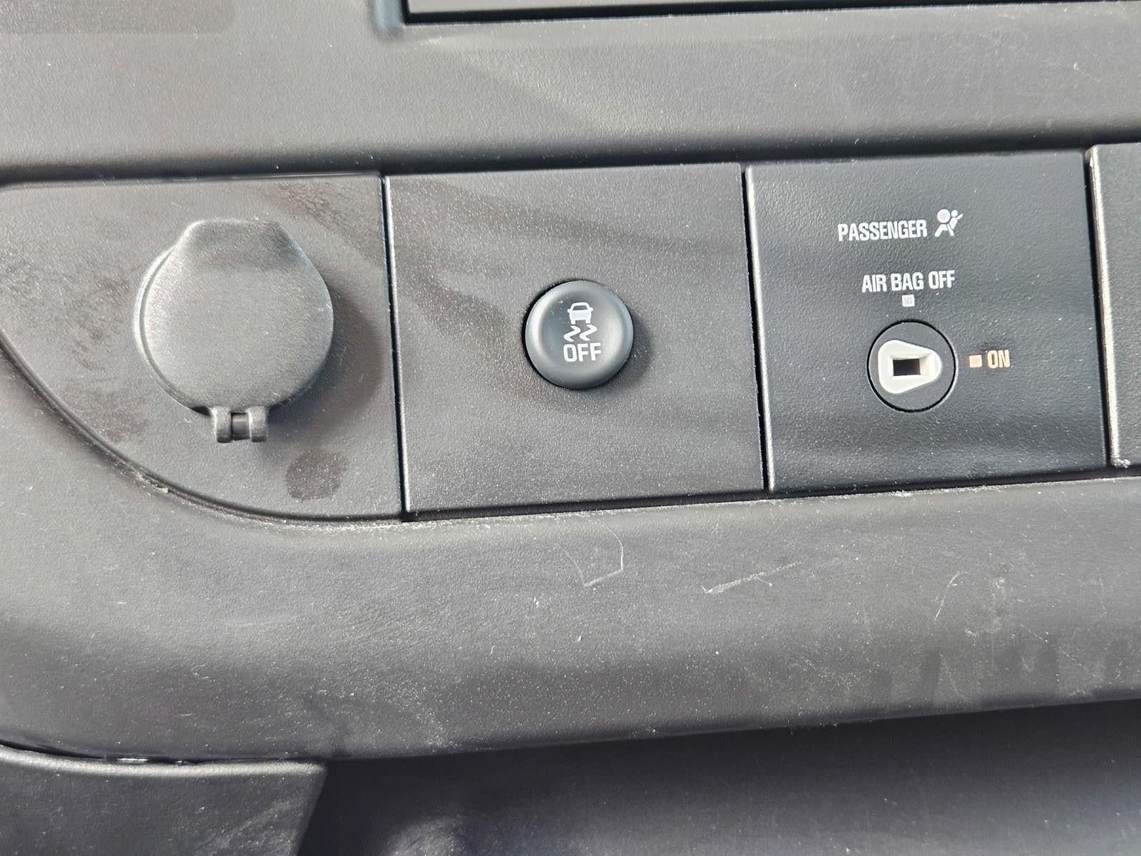 2024 Chevrolet Express Cargo Van RWD 2500 135