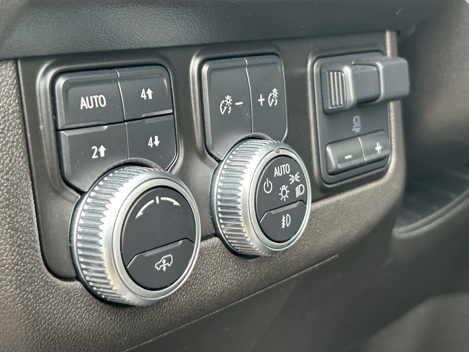 2021 GMC Yukon XL AT4