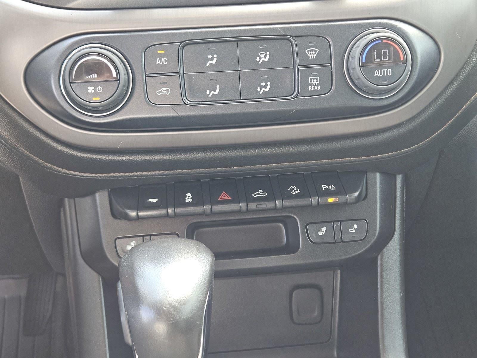 2022 GMC Canyon 4WD AT4 w/Leather