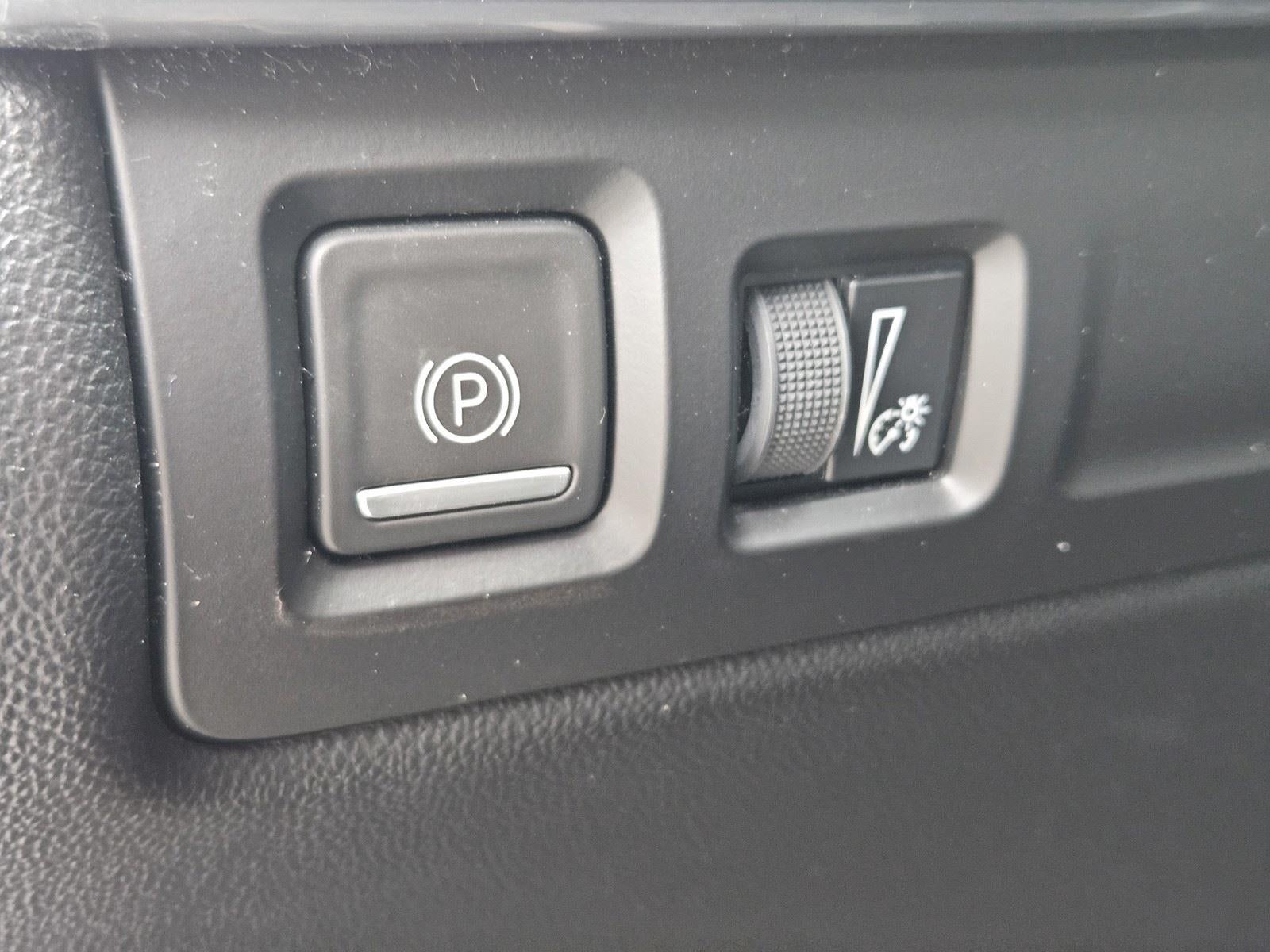 2020 Cadillac XT4 AWD Premium Luxury