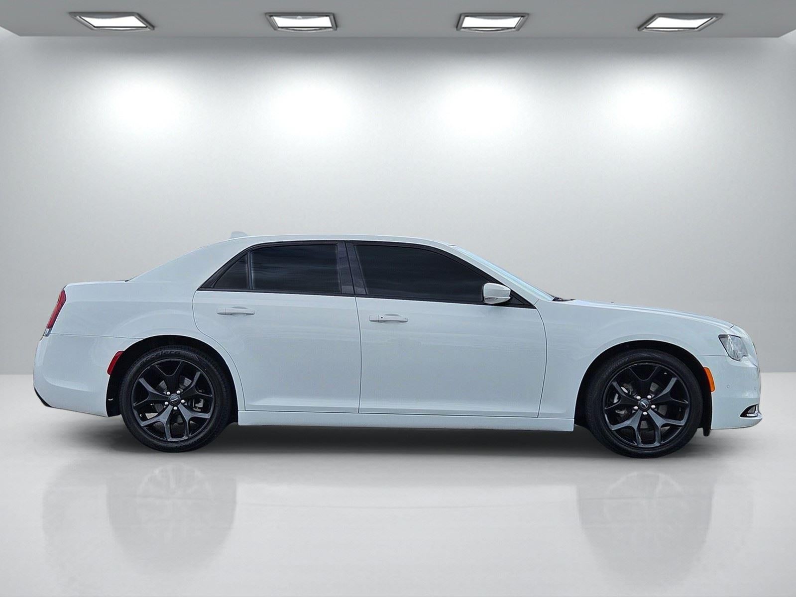 2022 Chrysler 300 300S
