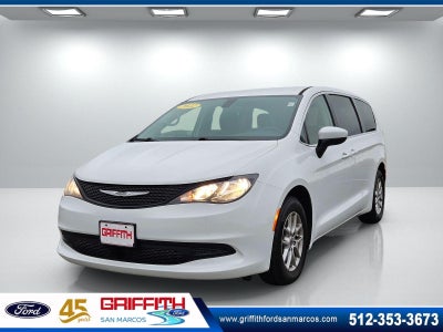 2022 Chrysler Voyager LX