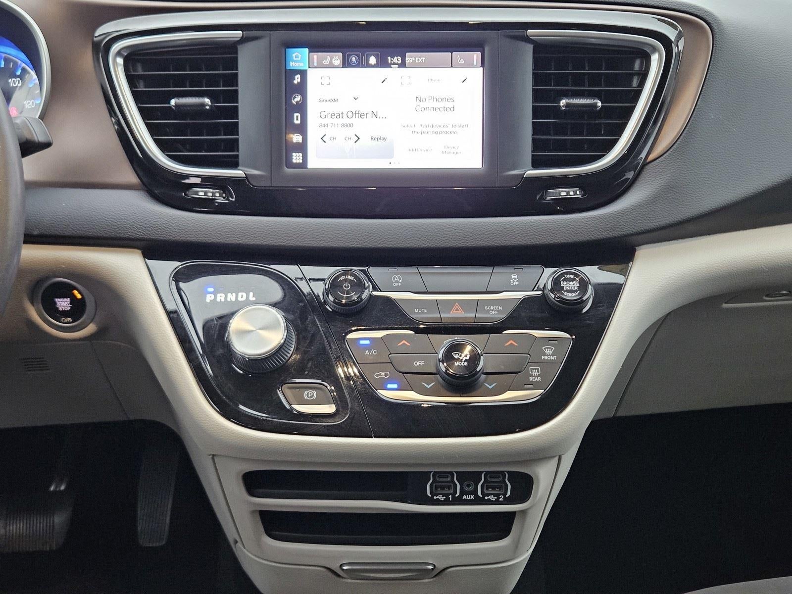 2022 Chrysler Voyager LX