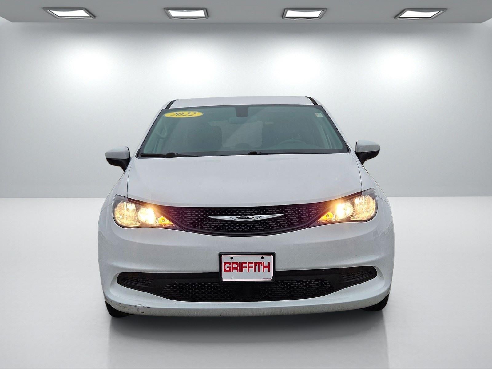 2022 Chrysler Voyager LX