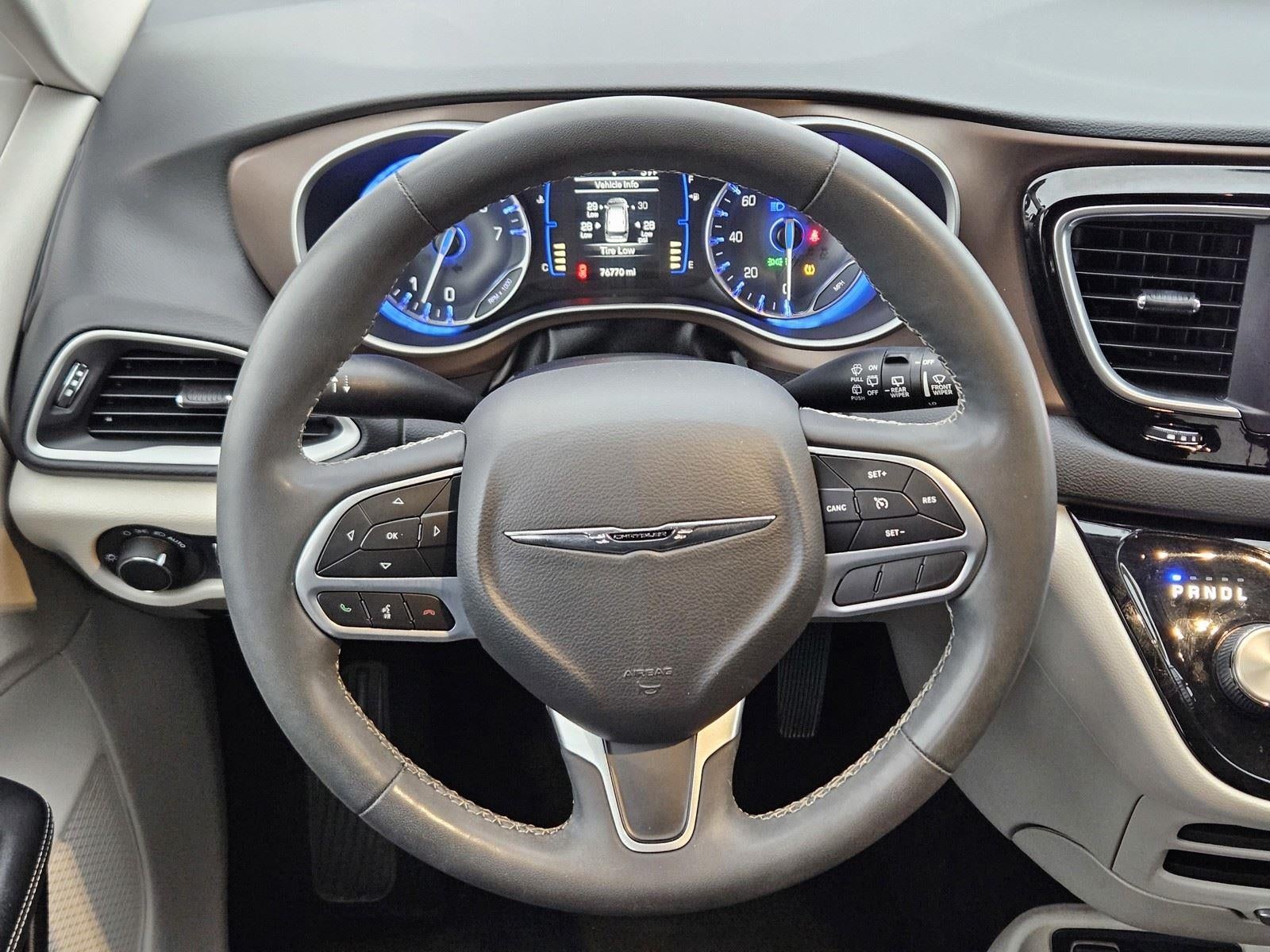 2022 Chrysler Voyager LX