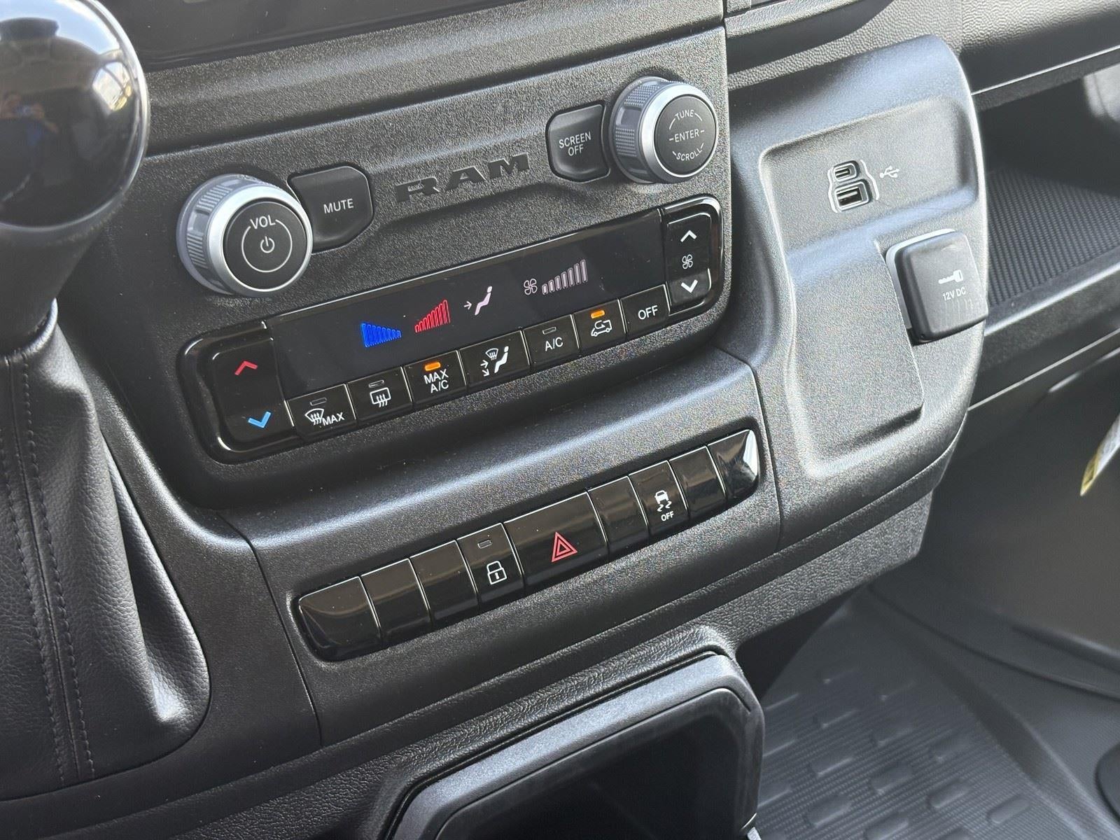 2026 RAM ProMaster Cargo Van Tradesman