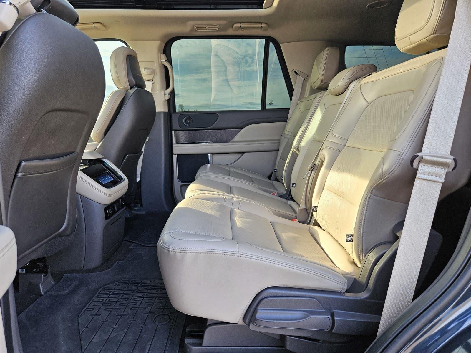 2022 Lincoln Navigator Standard