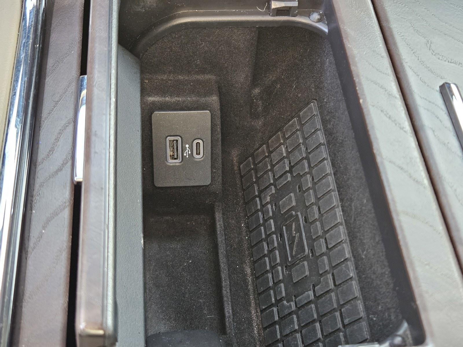 2022 Lincoln Navigator Standard