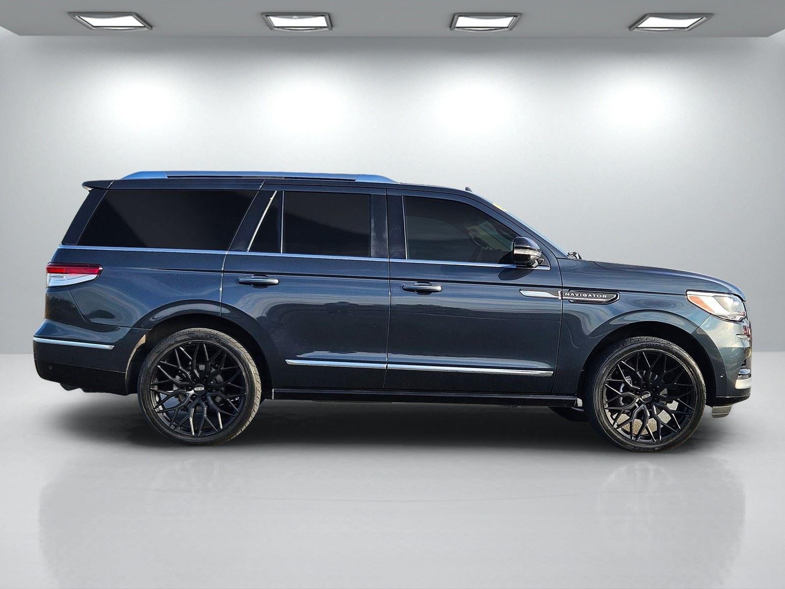 2022 Lincoln Navigator Standard
