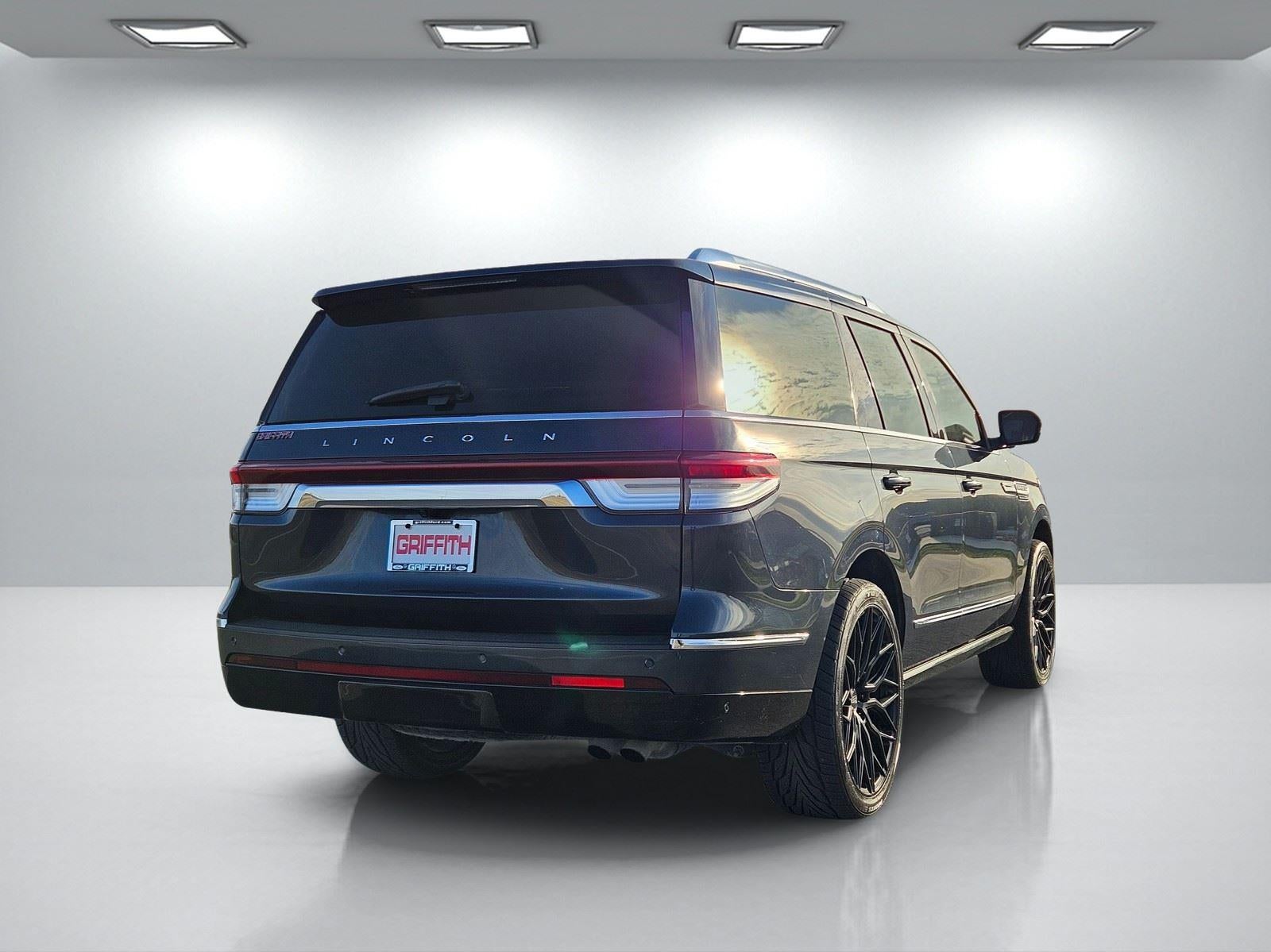 2022 Lincoln Navigator Standard