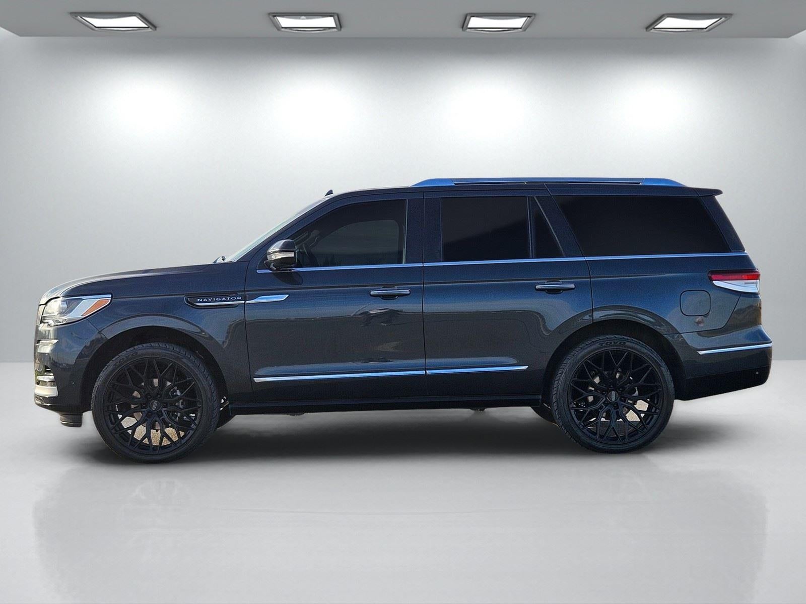 2022 Lincoln Navigator Standard