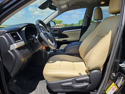 2017 Toyota Highlander LE