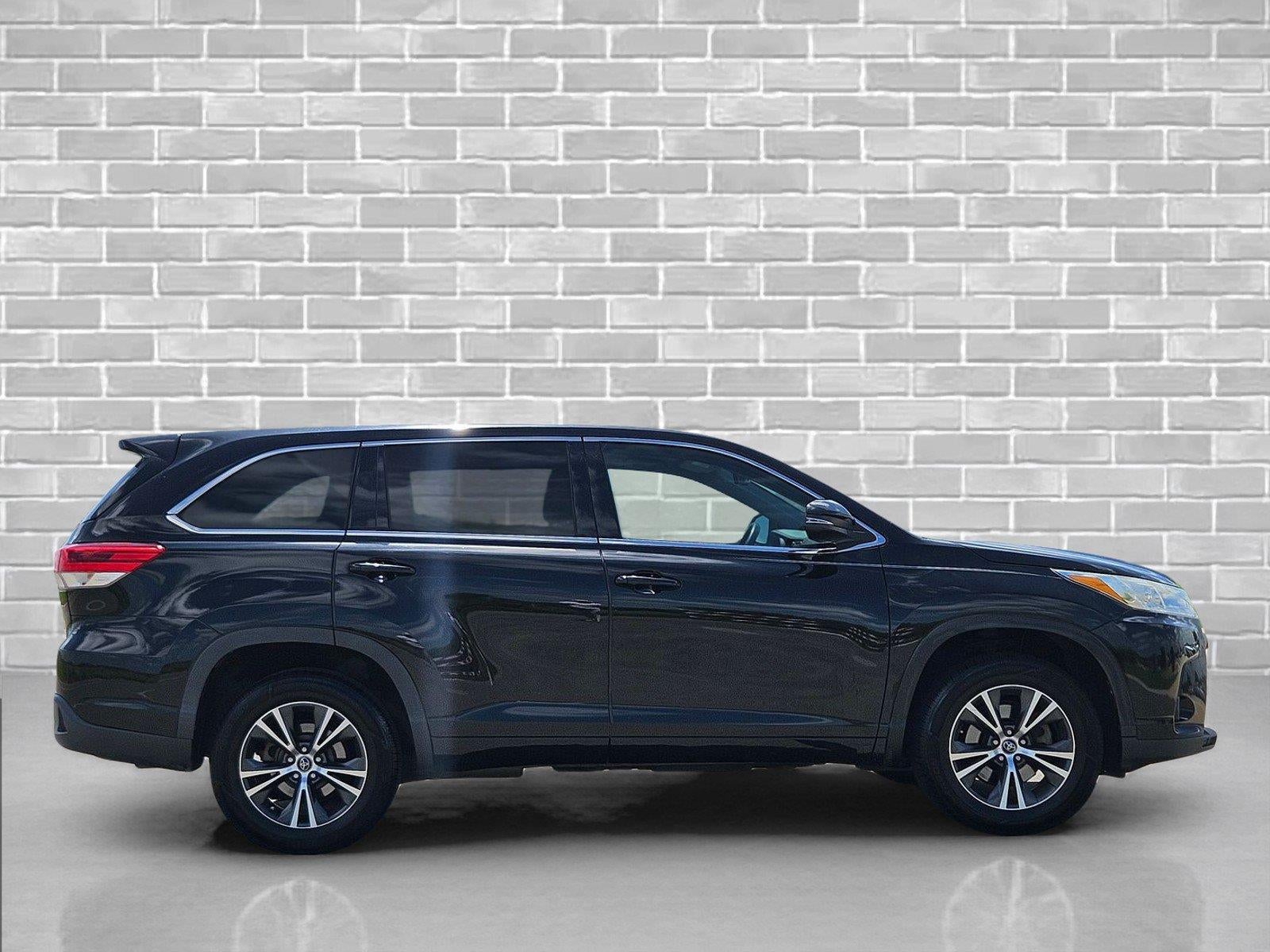 2017 Toyota Highlander LE